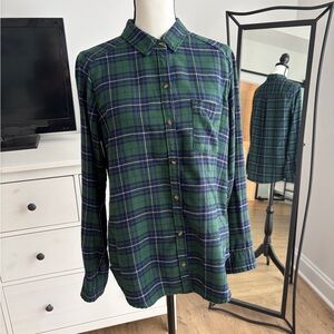 Abercrombie & Fitch Green and Navy Plaid Button-Up Shirt
